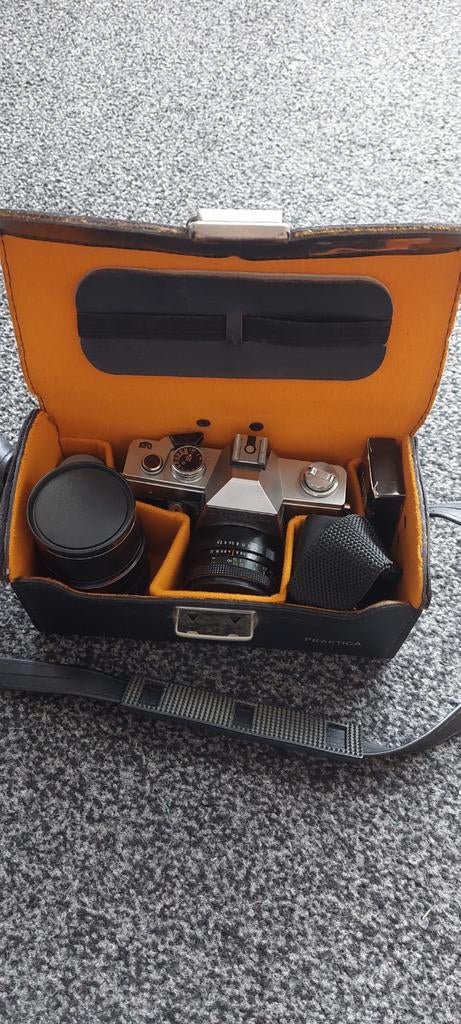 Vintage Praktica Spiegelreflexcamera met accessoires, Ophalen, Gebruikt, Spiegelreflex, Overige Merken