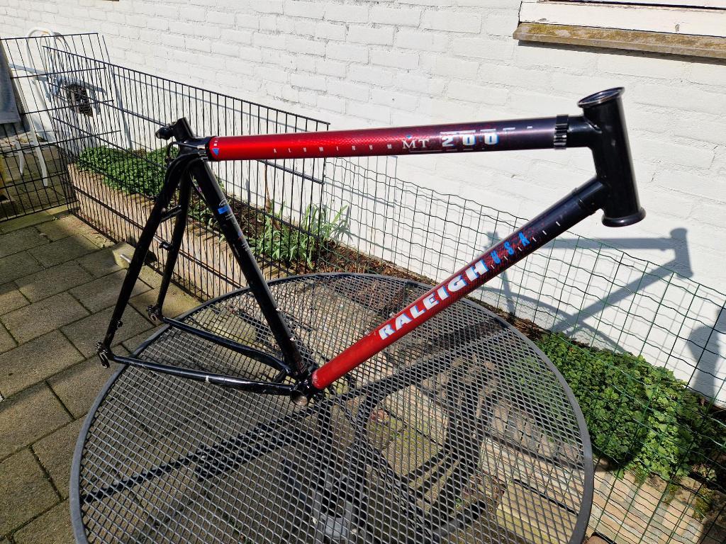 Raleigh U.S.A. Aluminum MT 200 frame, 49 tot 53 cm, Zo goed als nieuw, Geen vering, Ophalen