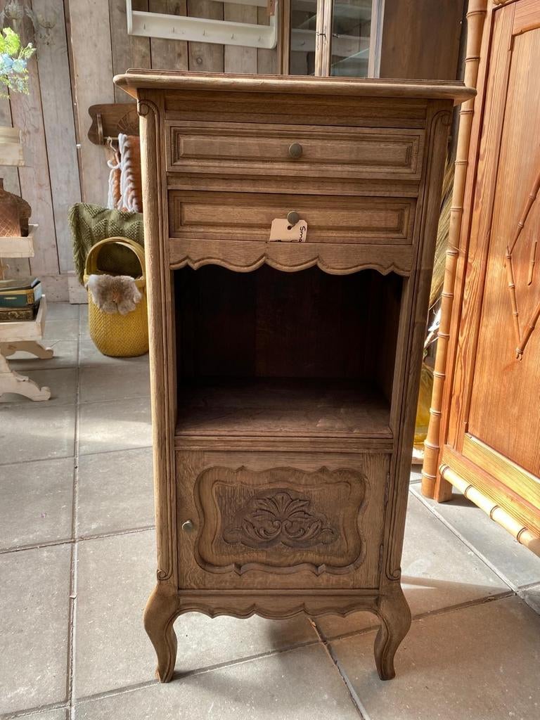 Smal Frans eiken landelijk kastje, Antiek en Kunst, Antiek | Meubels | Kasten, Ophalen