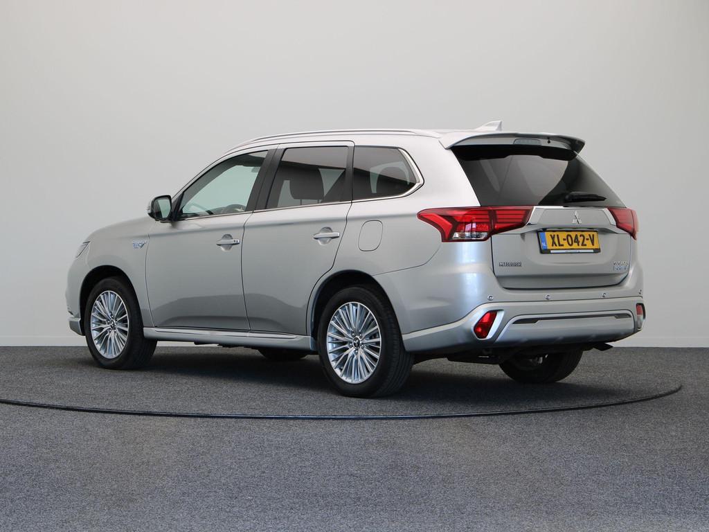 Mitsubishi Outlander 2.4 PHEV Instyle | Leder | Panorama dak, Automaat, Euro 6, 4 cilinders, 120 €/maand
