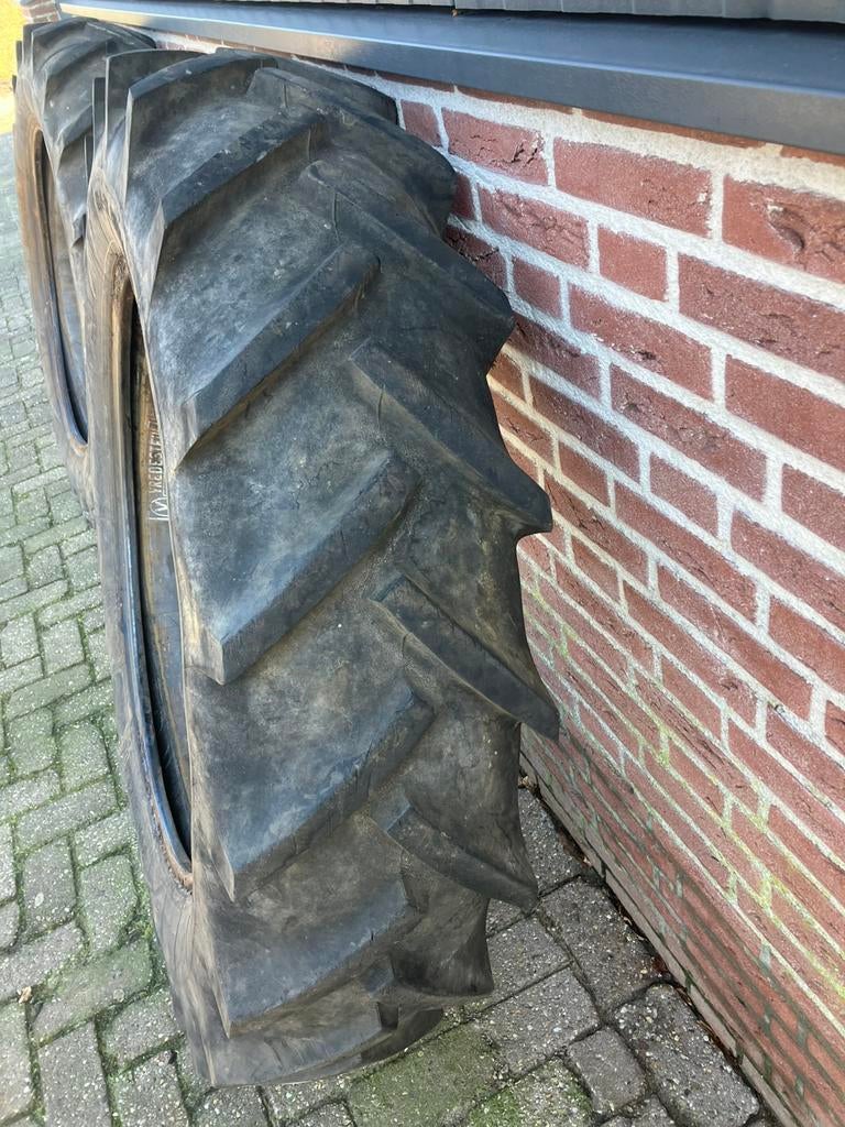 Michelin banden 12.4 R32 Hardplaten met kikkers, Ophalen of Verzenden