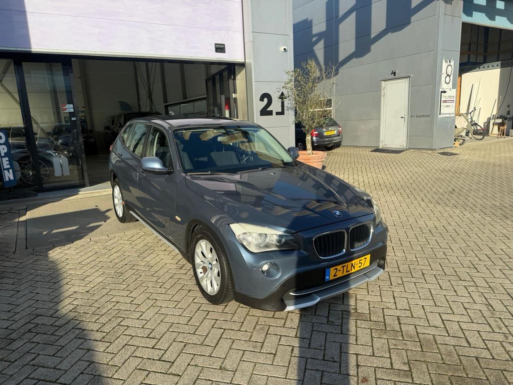 BMW X1 SDrive18i Executive AUTOMAAT! MOOIE AUTO! INRUIL MOGE, Euro 5, Zwart, 4 cilinders, 150 pk