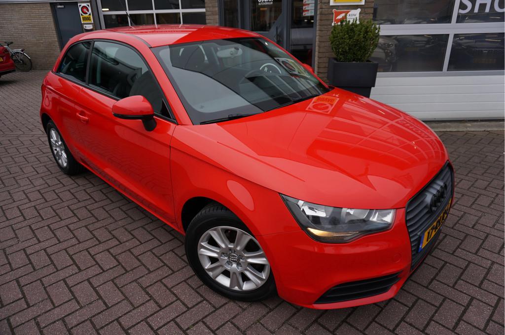 Audi A1 1.2 TFSI Attraction Pro Line Business (bj 2011), Auto's, Voorwielaandrijving, Euro 5, Zwart, 4 cilinders