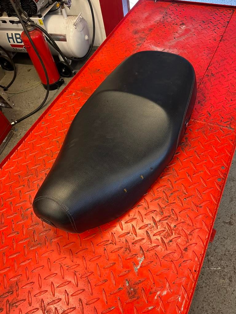 Vespa lx zadel, Ophalen of Verzenden