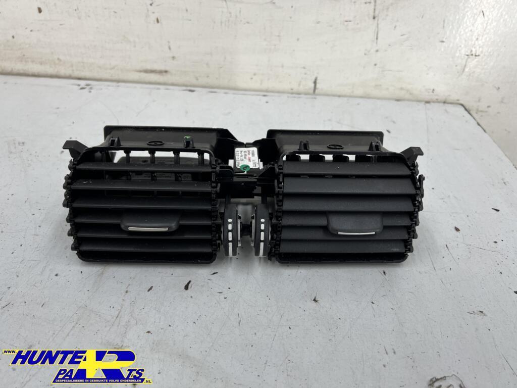 Luchtrooster midvoor Volvo XC60 I ('08->) 1006806, Auto-onderdelen, Airco en Verwarming, Gebruikt, Ophalen of Verzenden, Volvo