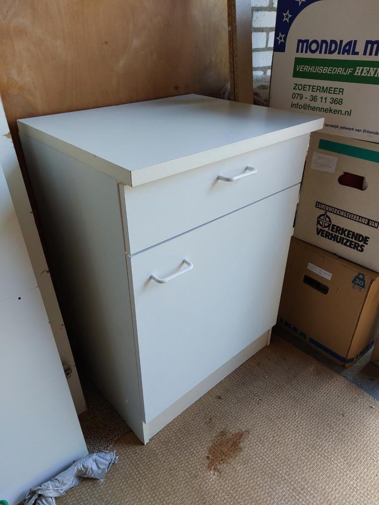 Kast kastje wit vrijstaand 60 cm, Ophalen, Gebruikt