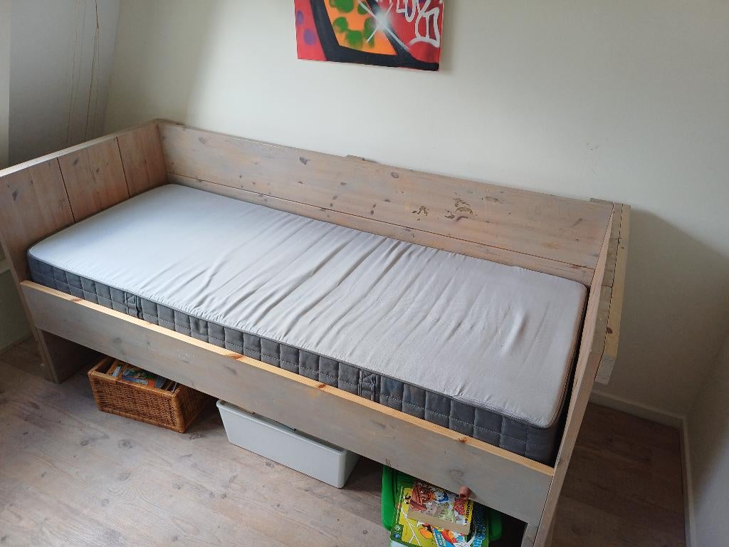 Robuust 1 persoons bed, Gebruikt, Eenpersoons, Beige, Ophalen of Verzenden