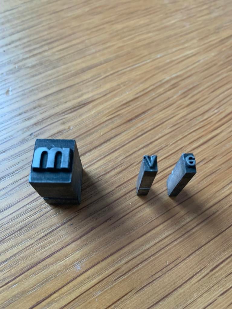 3 Drukletters samen € 1,00, Overige merken, Gebruikt, Gelijkstroom of Wisselstroom, Brug, Tunnel of Gebouw