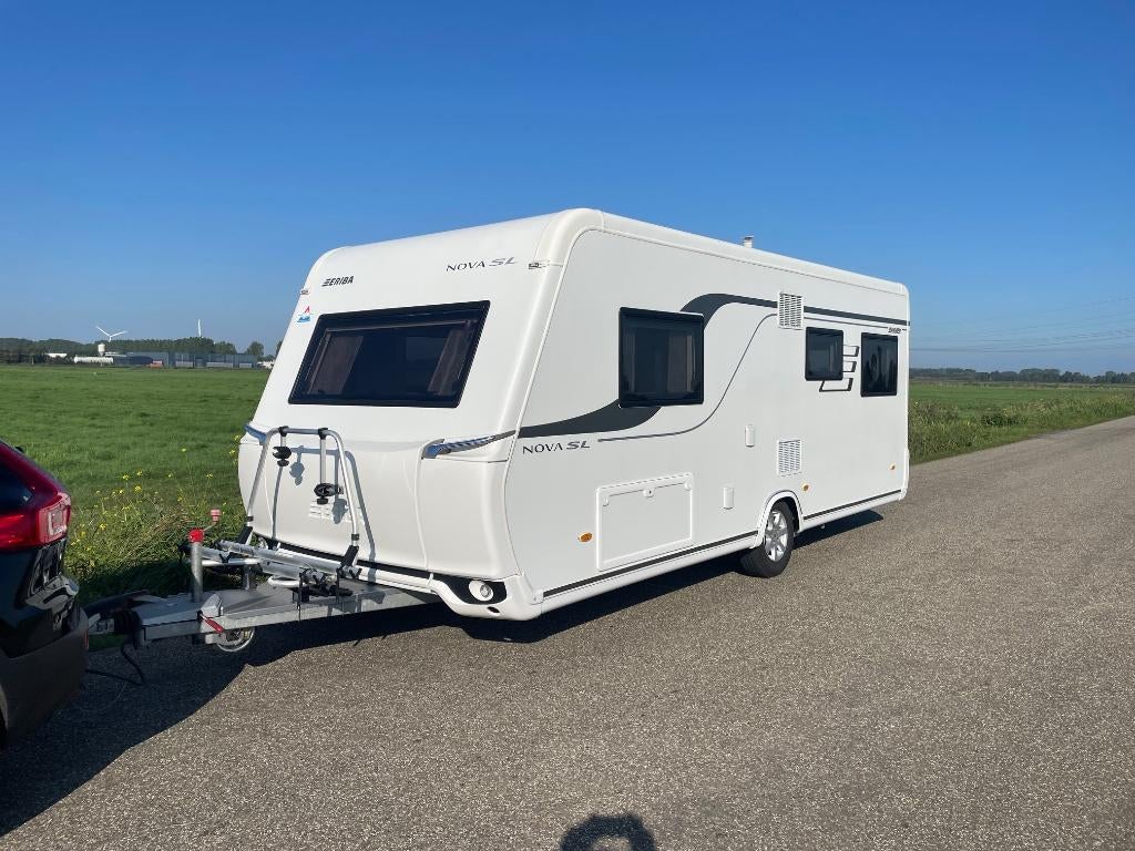 Hymer Eriba SL530, Caravans en Kamperen, Caravans, Particulier, tot en met 4, 1500 - 2000 kg, Rondzit, Eriba, 2 aparte bedden