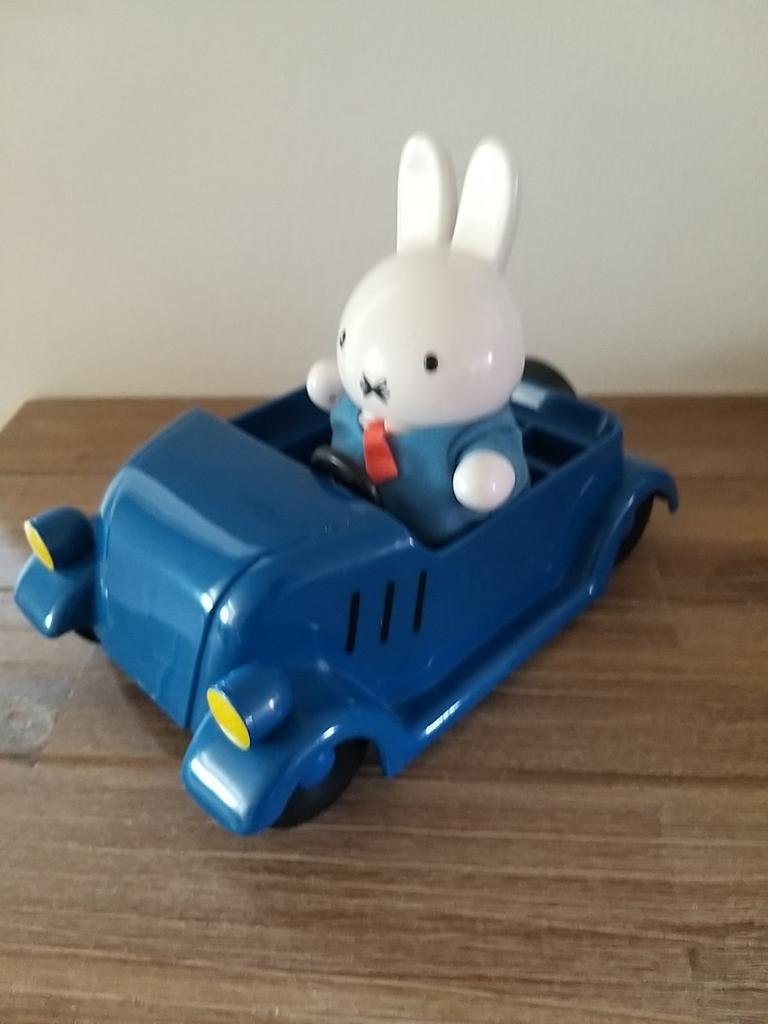 De auto van papa pluis (Nijntje), Kinderen en Baby's, Speelgoed | Poppenhuizen, Ophalen of Verzenden, Toebehoren