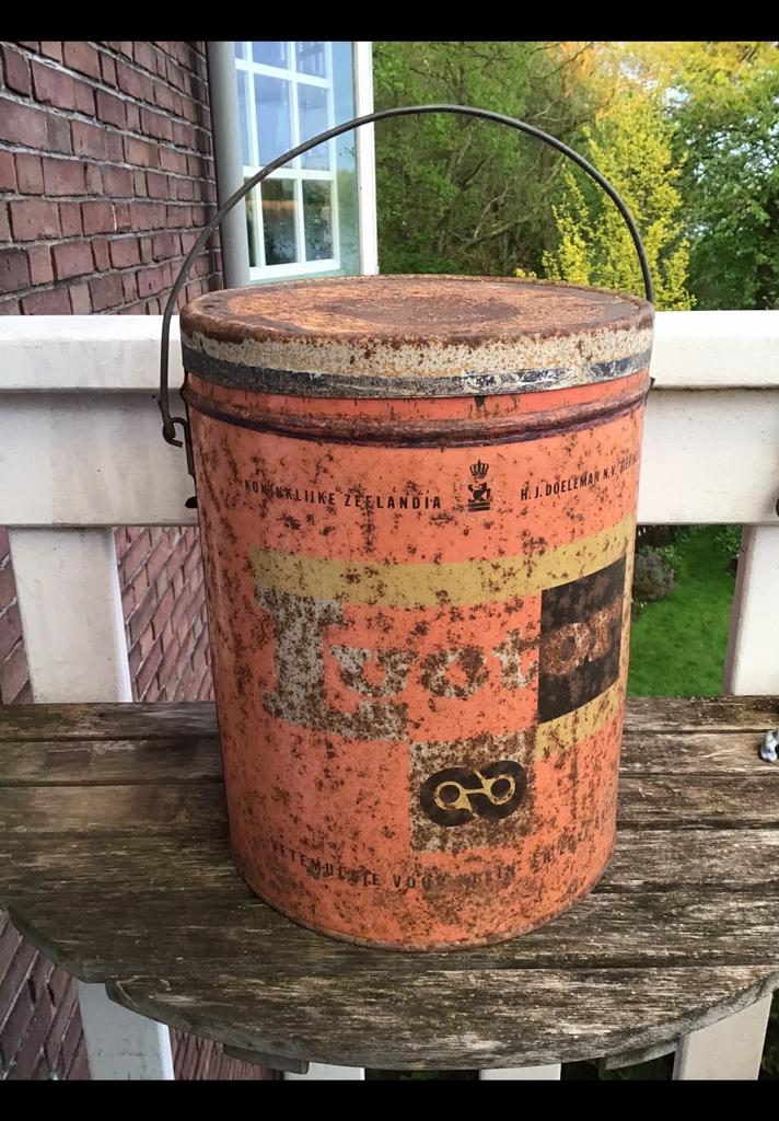 Héél oud en doorleefd blik van Zeelandia. Luctor Emulsie vet, Verzamelen, Blikken, Ophalen of Verzenden, Zo goed als nieuw, Overige
