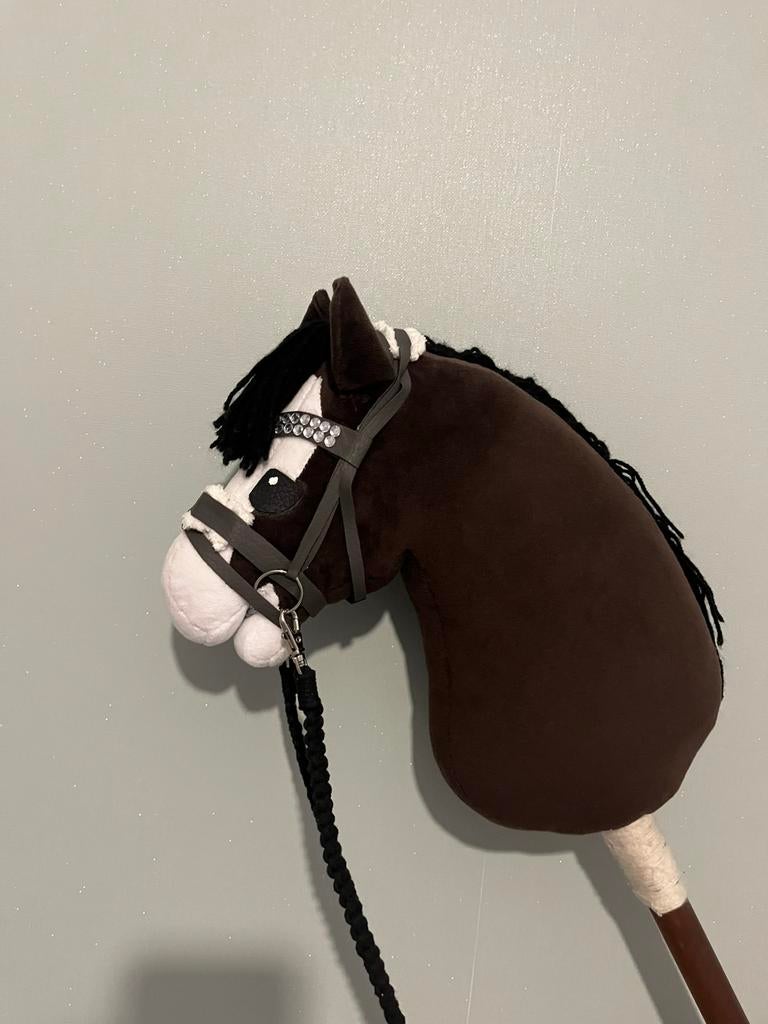 Hobbyhorse met tuig, Hobby en Vrije tijd, Overige Hobby en Vrije tijd, Ophalen, Zo goed als nieuw