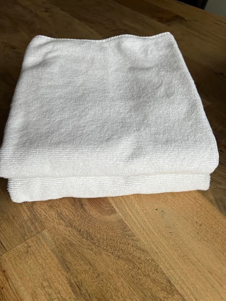 2 witte V&D Hotel Handdoeken - nieuw, Ophalen of Verzenden, Nieuw, Wit, Handdoek