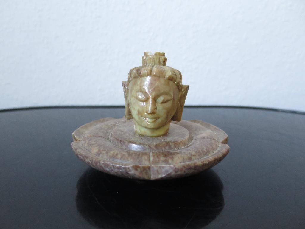 wierook beeldje gemaakt uit speksteen 9/6 cm, Ophalen of Verzenden