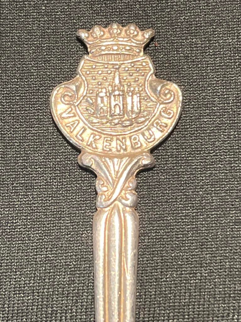 Vintage lepeltje Valkenburg, Antiek en Kunst, Antiek | Bestek, Ophalen of Verzenden