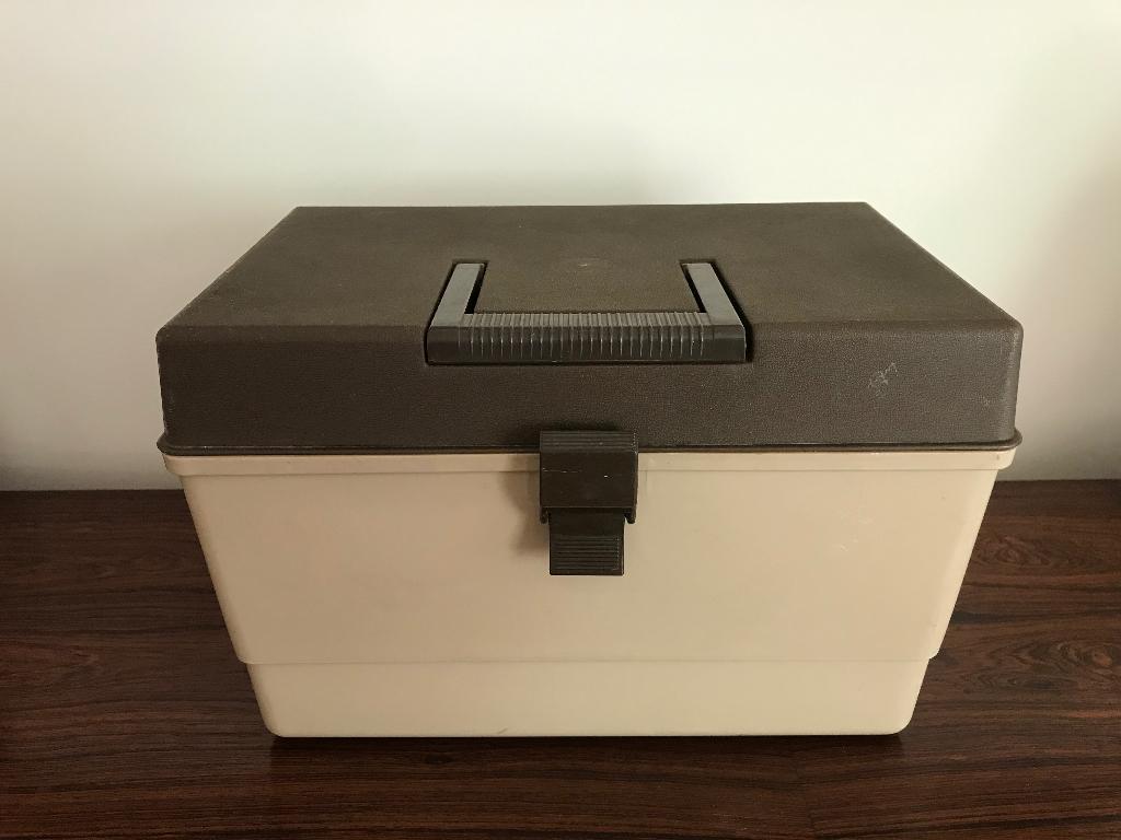 Grote retro vintage naaidoos naaikoffer naaien naaigerei, Ophalen of Verzenden, Gebruikt, Overige typen