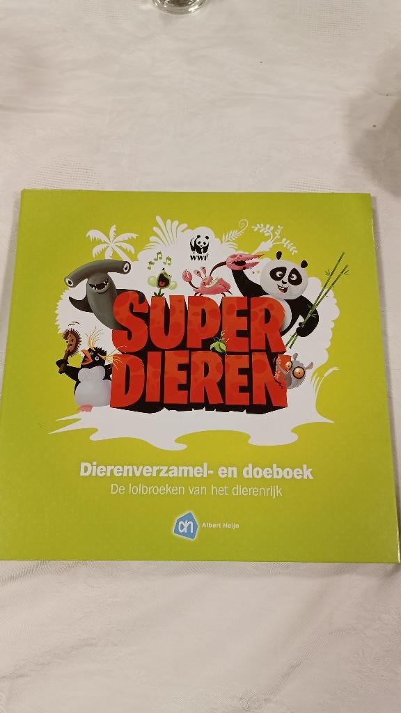 AH Superdieren verzamelboek WWF 2010 compleet, Albert Heijn, Ophalen of Verzenden