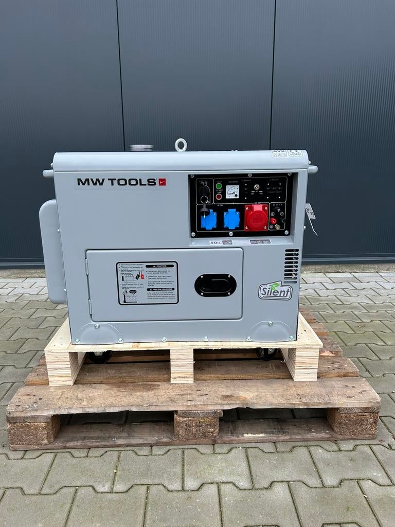 Diesel generator 6kW 2x230V+1x400V MW Tools, Doe-het-zelf en Verbouw, Compressors, 100 liter of meer, Ophalen, Zo goed als nieuw