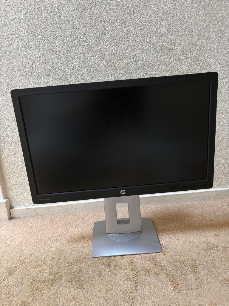 HP EliteDisplay monitor E232 23", Computers en Software, Monitoren, Gebruikt, 60 Hz of minder, DisplayPort, HDMI, VGA, In hoogte verstelbaar
