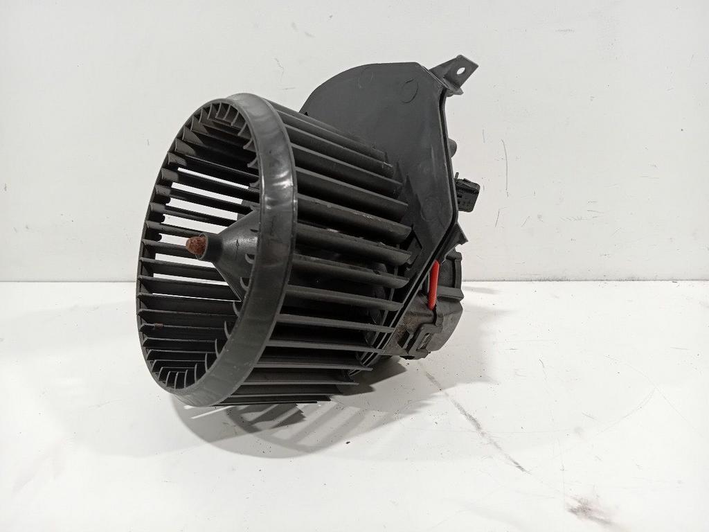 Kachel ventilator motor Volkswagen Transporter, Onderdelen@venauto.nl, Van der Ven Autorecycling B.V., Gebruikt, Ettenseweg 76, 4706 PB Roosendaal, The Netherlands