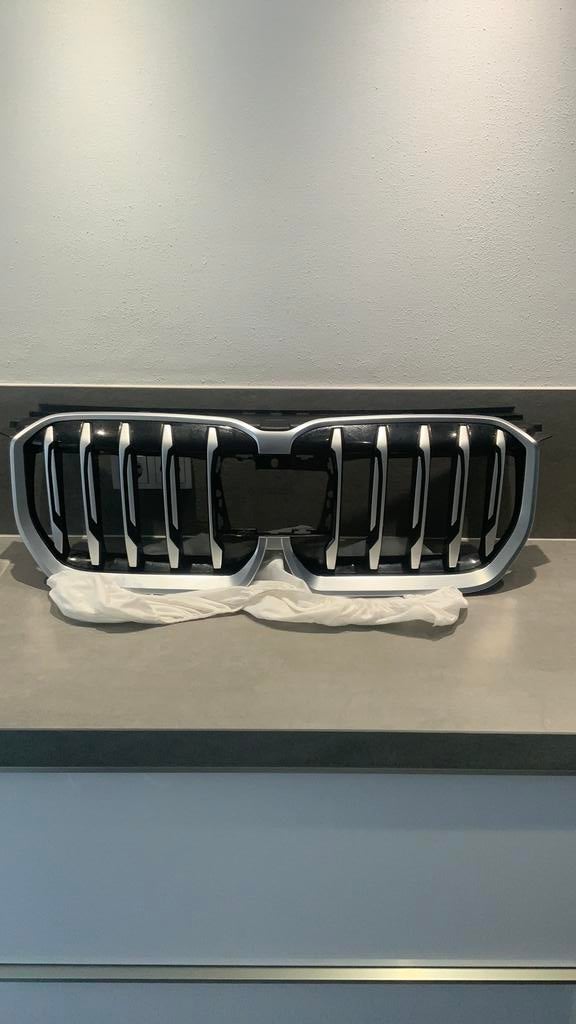 Te koop: BMW X1 grill zonder middenstuk, Gebruikt, Voor, Ophalen of Verzenden, BMW