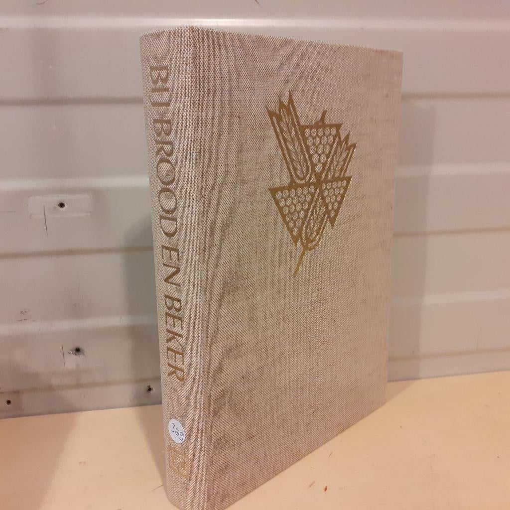 Nr. 369 Bij brood en beker. Leer en gebruik van het heilig a, Gelezen, Ophalen of Verzenden, Christendom | Protestants, Diverse auteurs