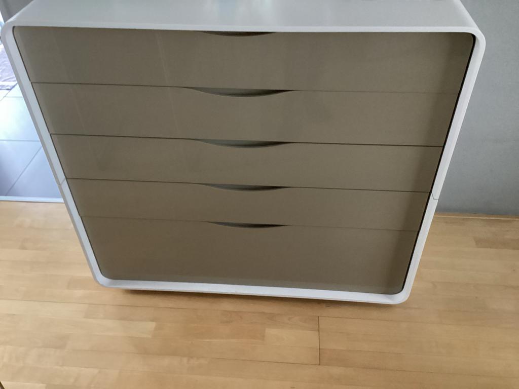 Moderne witte ladekast met 5 laden. Merk Ligne Roset, Ophalen, Kunststof, Gebruikt, 5 laden of meer