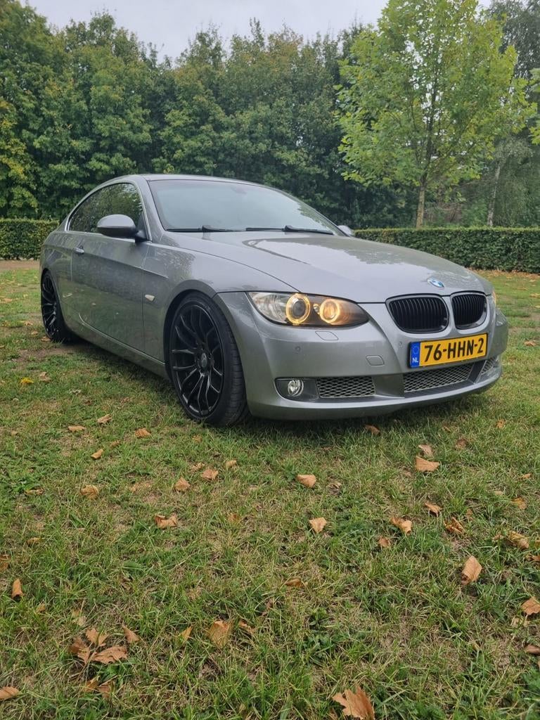 BMW 3-Serie 3.0 I 335 Coupe AUT 2008 Grijs, Auto's, BMW, Automaat, Achterwielaandrijving, Zwart, 4 stoelen