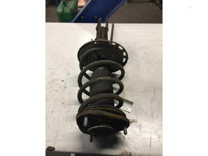 Schokdemperpoot links-voor van een Toyota Avensis, Auto-onderdelen, Gebruikt, -, -, Ophalen of Verzenden