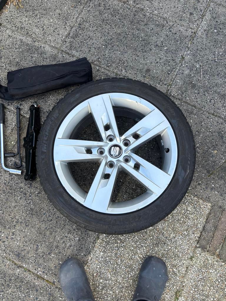 Reservewiel Seat Leon 5F met krik, Auto-onderdelen, Banden en Velgen, Ophalen, Gebruikt, Banden en Velgen, 17 inch