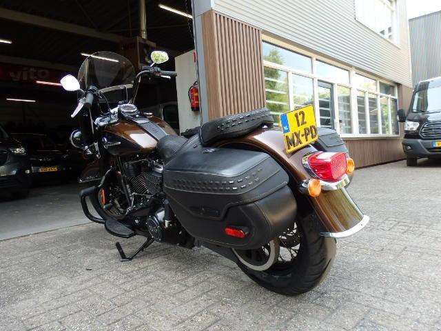 Harley Davidson Chopper 114 FLHCS Softail Heritage Classic B - foto 3