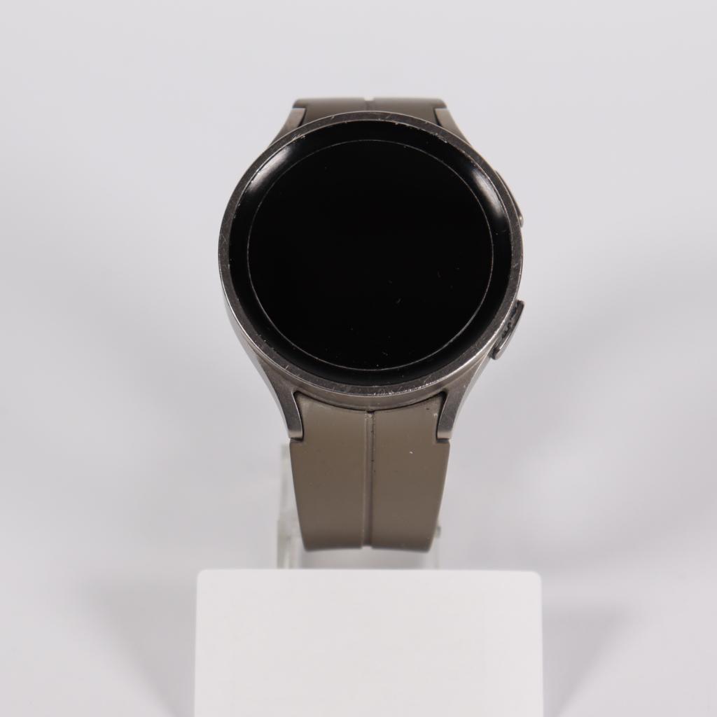 Samsung Galaxy watch 5 Pro - B Grade, Samsung, Gebruikt, Support@Samsung.com, 129, Samsung-ro, Yeongtong-gu
Suwon-si, Gyeonggi-do 16677
South Korea