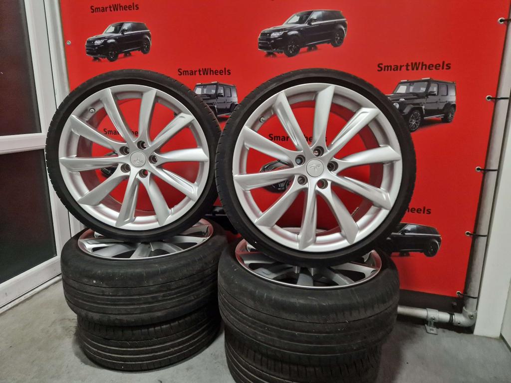 20 inch TESLA MODEL 3 VELGEN EN BANDEN, Niet ingevuld, 245 mm, Banden en Velgen, Niet ingevuld