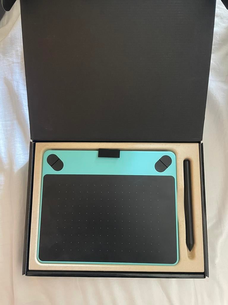 Wacom Tekentablet / Wacom Intuos Drawing Tablet, Computers en Software, Tekentablets, Ophalen of Verzenden, Zo goed als nieuw