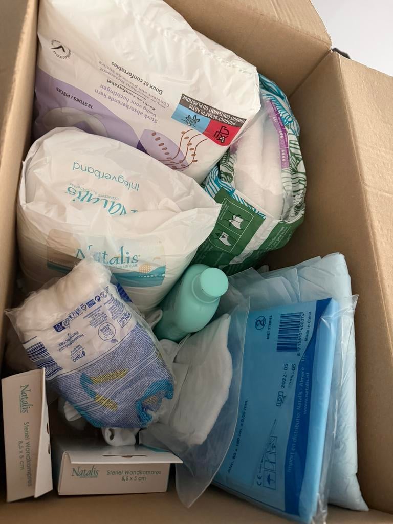 Doos kraamproducten verschillende, Kinderen en Baby's, Kraamcadeaus en Geboorteborden, Ophalen