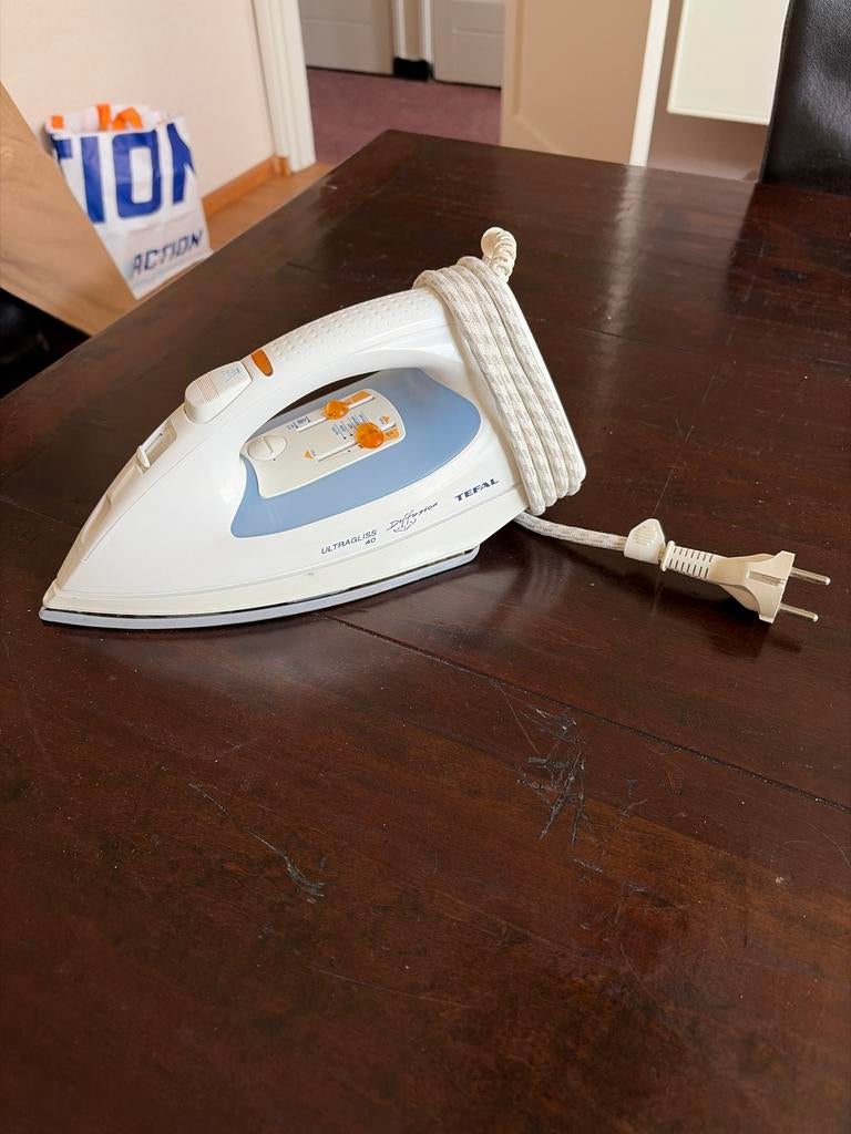 Tefal Ultragliss 40 Strijkijzer - Goede Staat, Ophalen of Verzenden, Gebruikt, Strijkijzer met snoer