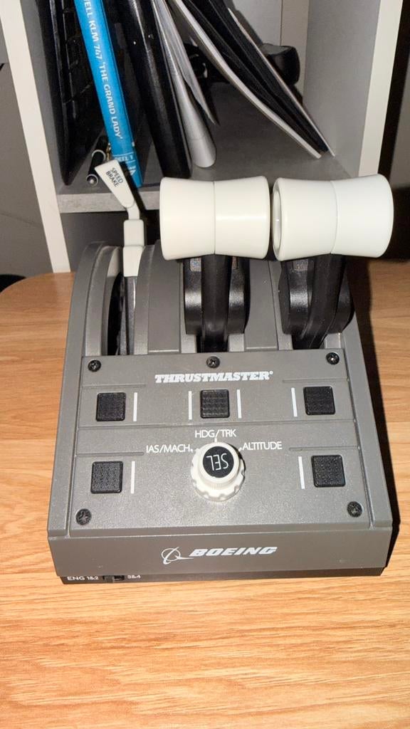 Thrustmaster boeing/ Logitech radio, Ophalen of Verzenden, Zo goed als nieuw