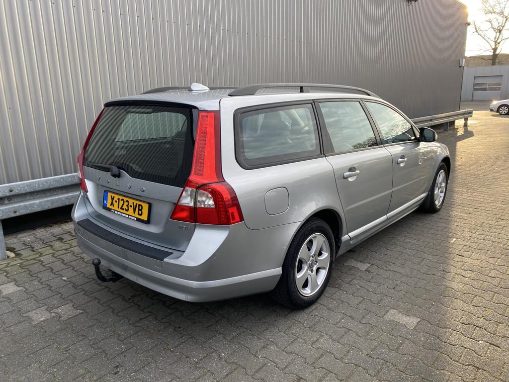 Volvo V70 2.0F Leer/Stof, Stoelvw, 189Dkm. Clima, Carkit, CC, Voorwielaandrijving, 145 pk, Gebruikt, Zwart