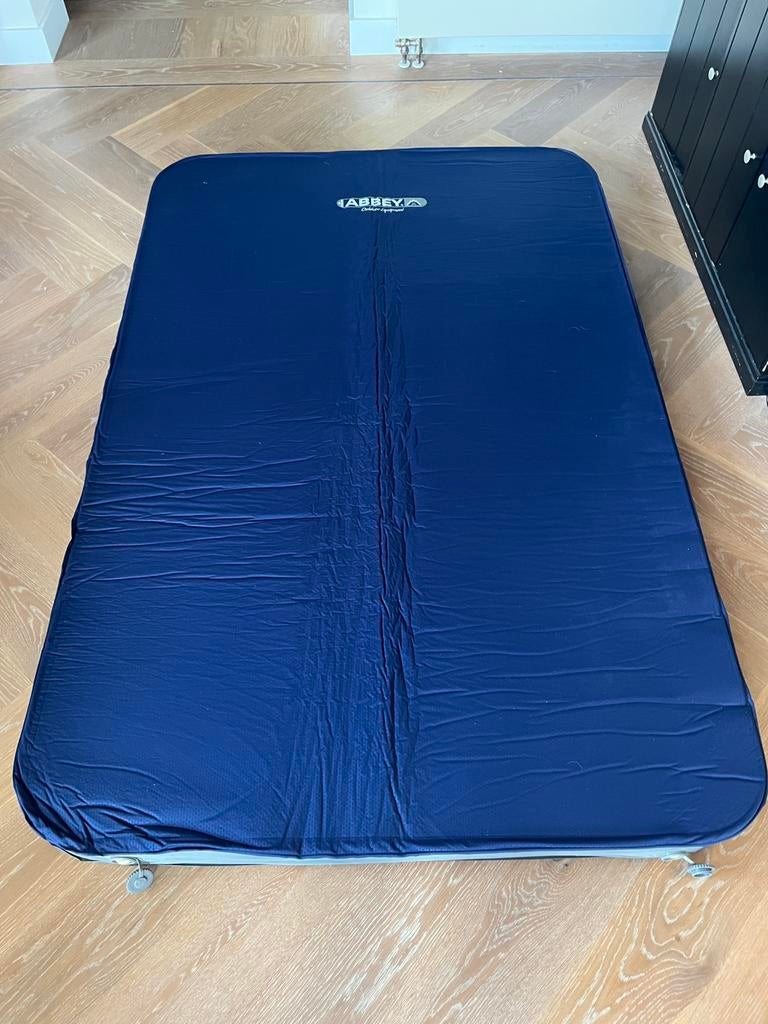 Nieuw! Zelfopblazend matras 130 cm breed Abbey Camp, Ophalen, Nieuw, 2-persoons