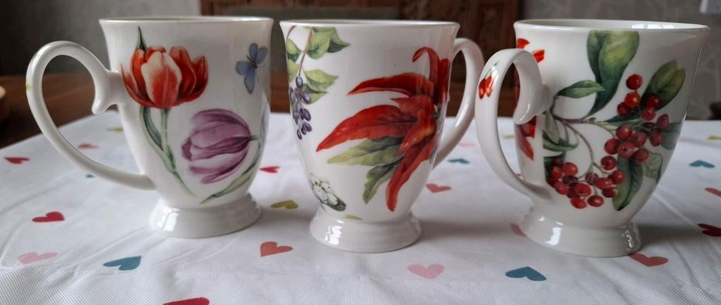 Janneke Brinkman mokken - Seasons set van 3, Keramiek, Ophalen of Verzenden, Zo goed als nieuw, Overige stijlen