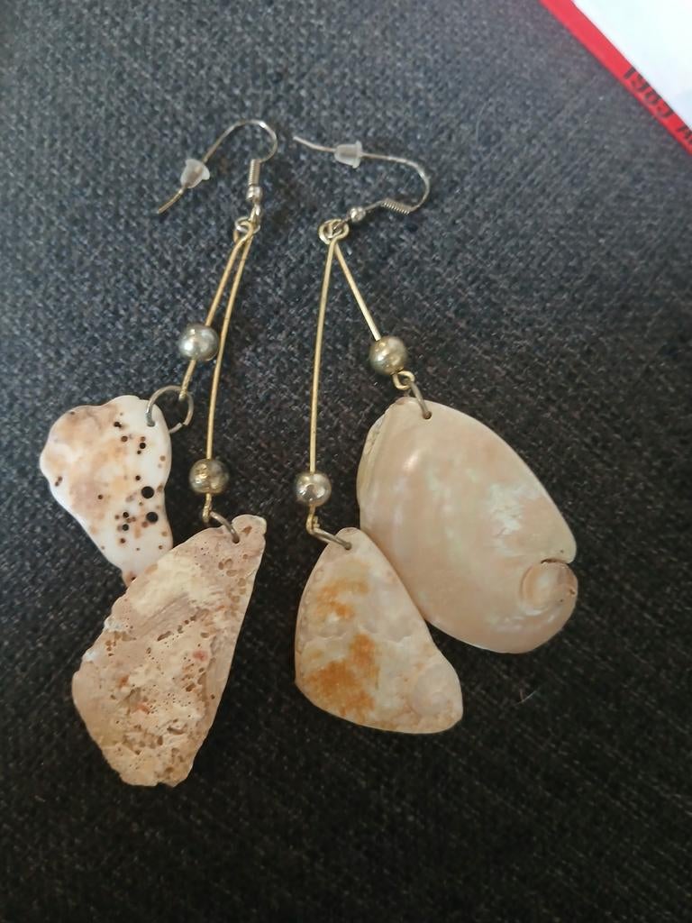 Vintage oorbellen van schelp, Ophalen of Verzenden, Zo goed als nieuw, Overige materialen