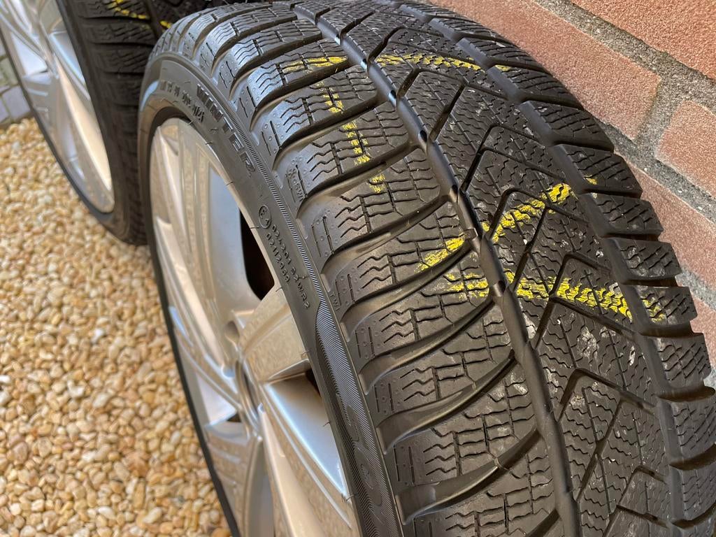 4 winterbanden van een Golf 7, Auto-onderdelen, Banden en Velgen, 18 inch, Band(en), 225 mm, Winterbanden