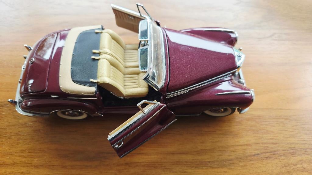 modelauto, Hobby en Vrije tijd, Modelauto's | 1:18, Ophalen of Verzenden, Zo goed als nieuw, Auto, Bburago