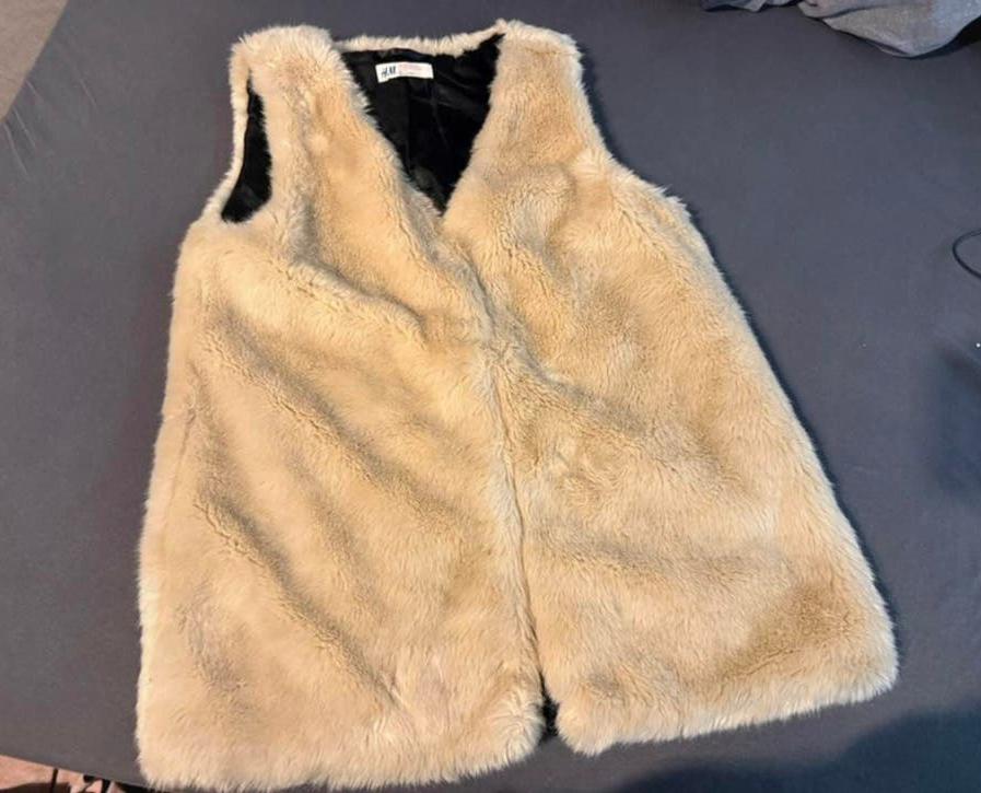 Vest maat 164, Ophalen of Verzenden, Zo goed als nieuw, Jongen, Trui of Vest