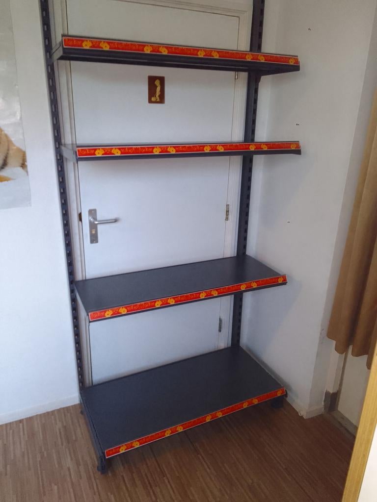 Mahmood Rice metalen stelling armhang wandkast, Ophalen, Nieuw