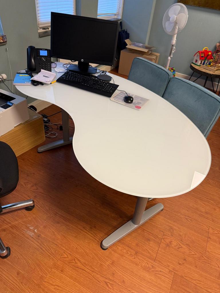 Gratis glazen bureau, Ophalen of Verzenden, Zo goed als nieuw