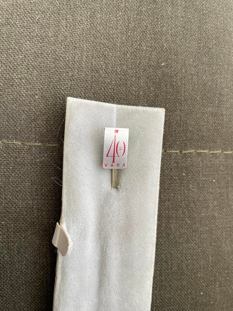 Vintage VPRO 40 Jaar Speldje 1925-1965, Ophalen of Verzenden, Zo goed als nieuw, Overige onderwerpen, Speldje of Pin