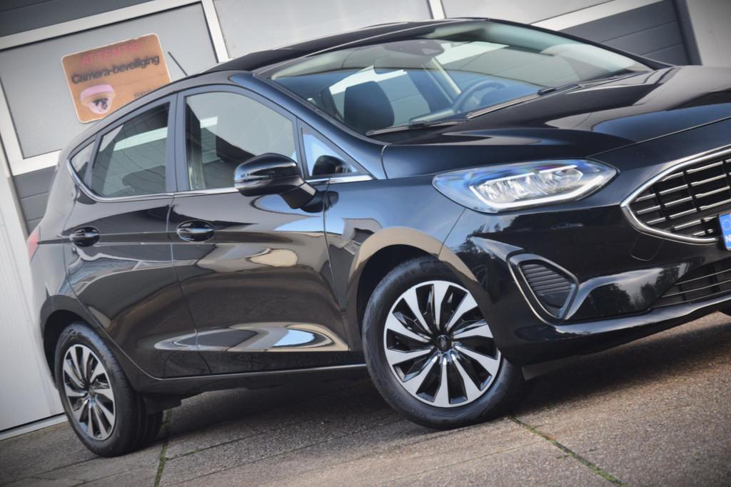 Ford Fiesta 1.0 EcoBoost Hybrid Titanium + NAVIGATIE/DRAADLO, Voorwielaandrijving, Gebruikt, 1133 kg, Origineel Nederlands