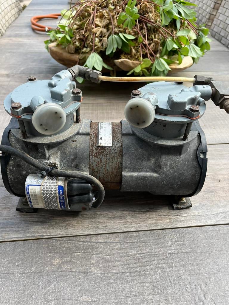 2 cilinder  lucht pomp voor vijver, Ophalen of Verzenden, Gebruikt, Vijverpomp