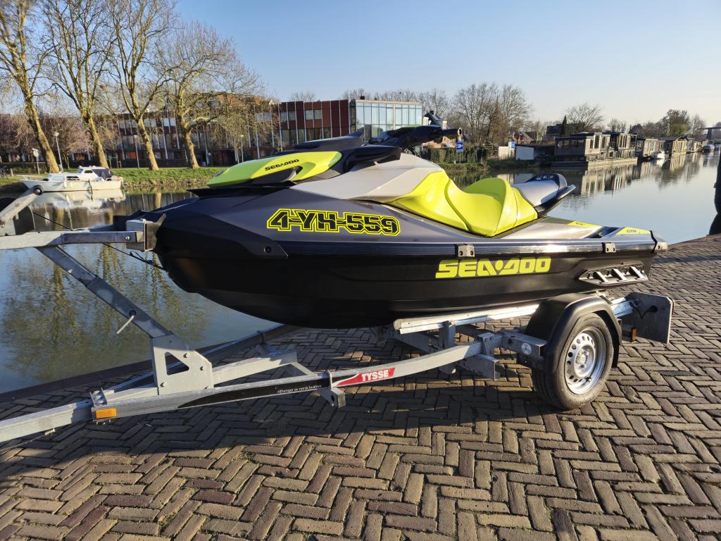 SEA-DOO GTR 230 [ 84 VAARUREN ] 2021 + Trailer 750kg, Niet ingevuld, Niet ingevuld, Zo goed als nieuw, Benzine